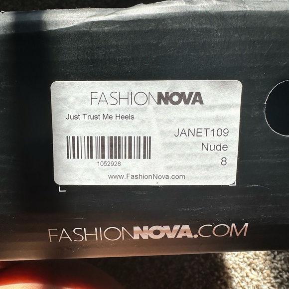 Clear and Nude heels - Picture 2 of 7